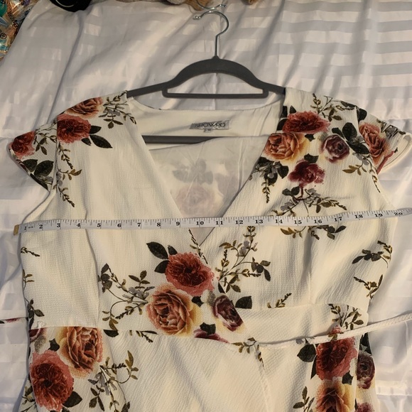 SHOWPO Maxi  flower print dress - Picture 8 of 8